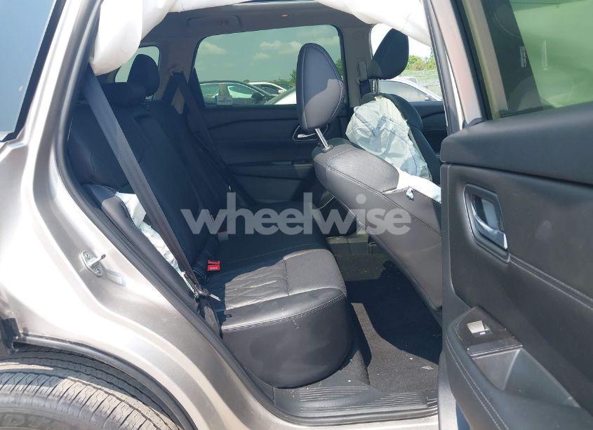 Photo 8 of 2024 Nissan Rogue PLATINUM INTELLIGENT AWD (VIN JN8BT3DD3RW454076)