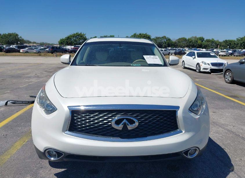 Photo 13 of 2017 Infiniti Qx70 (VIN JN8CS1MU4HM142385)