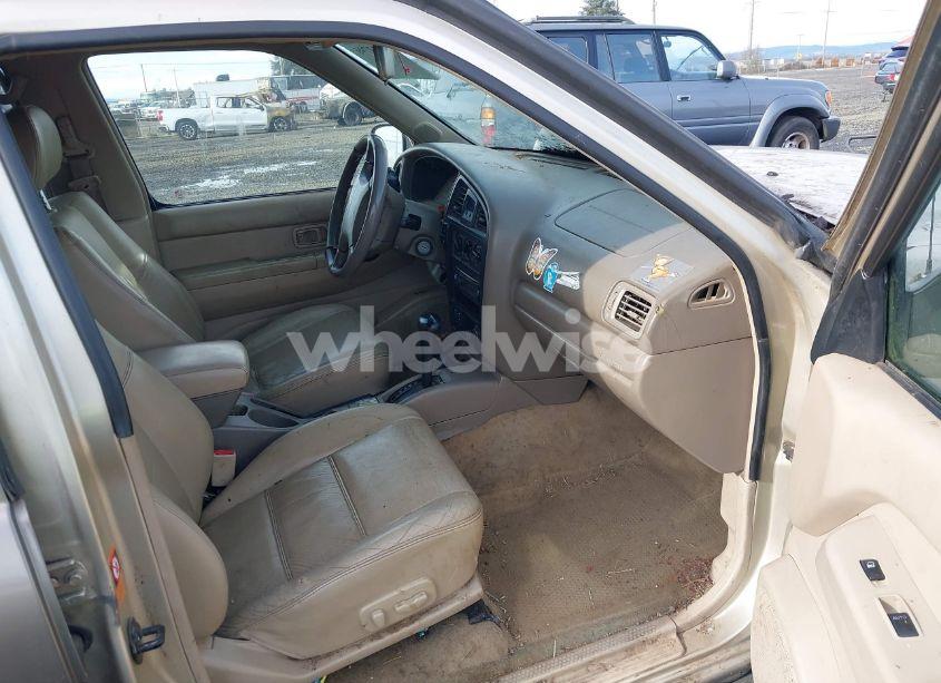 Photo 3 of 2001 Nissan Pathfinder SE (VIN JN8DR07Y61W510066)