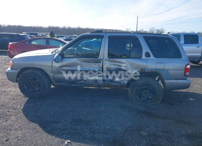 Photo 4 of 2001 Nissan Pathfinder XE (VIN JN8DR07YX1W526920)