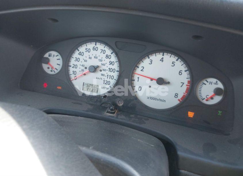 Photo 2 of 2001 Nissan Pathfinder XE (VIN JN8DR07YX1W526920)