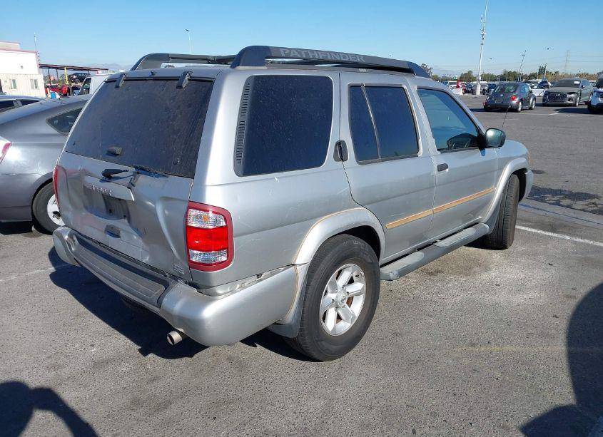 2004 Nissan Pathfinder SE (VIN JN8DR09X34W806526) main photo
