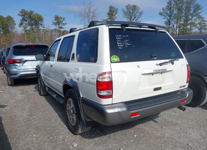 Photo 2 of 2001 Nissan Pathfinder SE (VIN JN8DR09Y01W602352)