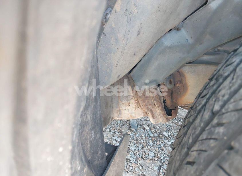 Photo 16 of 2001 Nissan Pathfinder LE (VIN JN8DR09Y51W611984)