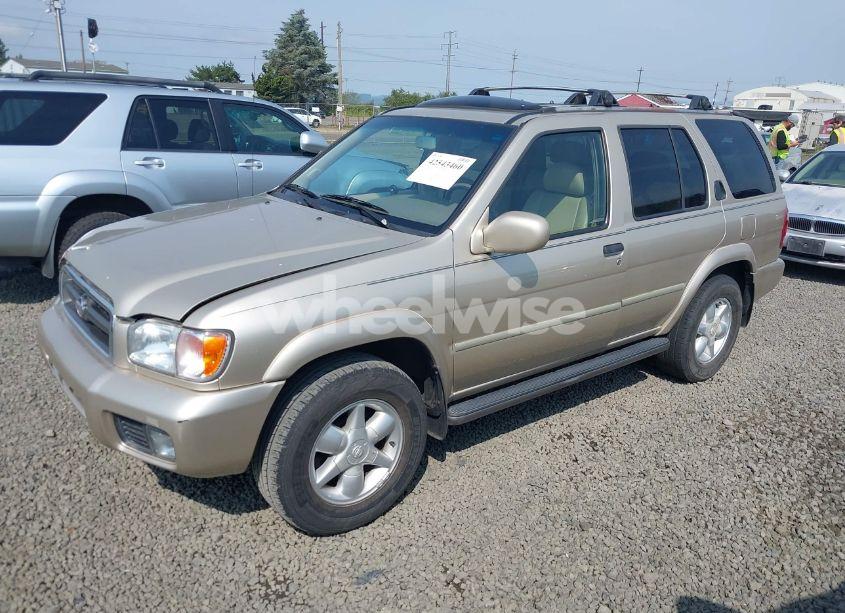 Photo 2 of 2001 Nissan Pathfinder LE (VIN JN8DR09YX1W613195)