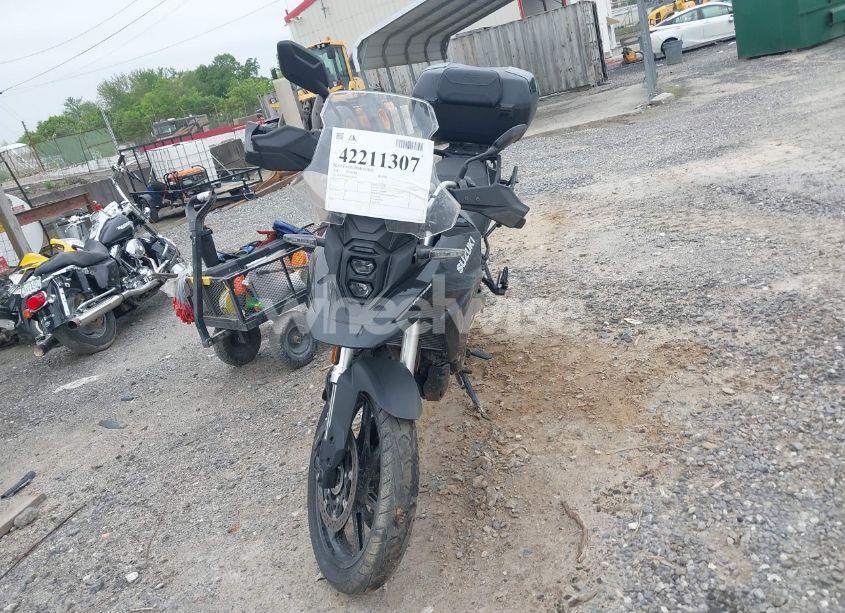 Photo 5 of 2024 Suzuki Dl800 RQ/RQA (VIN JS1EM14B6R7100436)