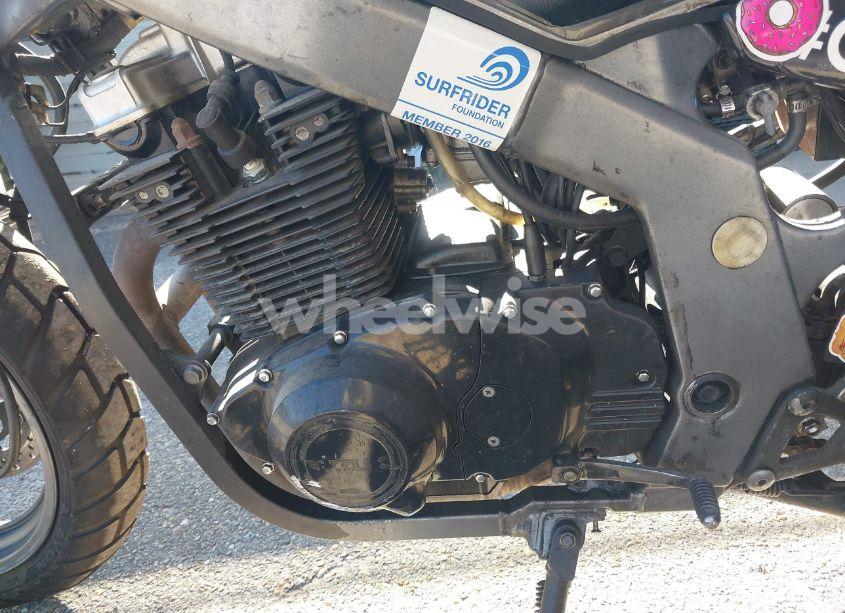 Photo 9 of 1996 Suzuki Gs500 E (VIN JS1GM51A1T2101221)