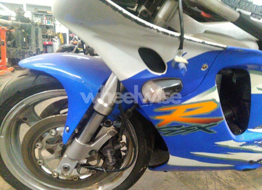 Photo 4 of 1993 Suzuki Gsx-r750 W (VIN JS1GR7BA8P2102416)