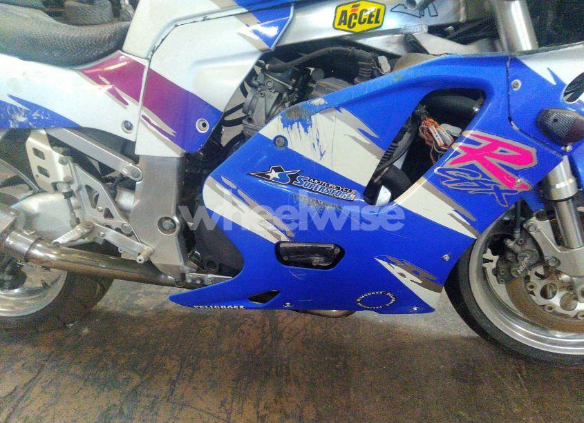 Photo 3 of 1993 Suzuki Gsx-r750 W (VIN JS1GR7BA8P2102416)