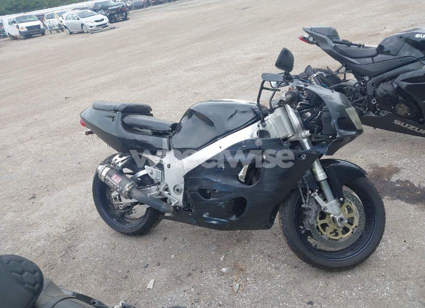 Photo 11 of 1998 Suzuki Gsx-r750 (VIN JS1GR7DAXW2102266)