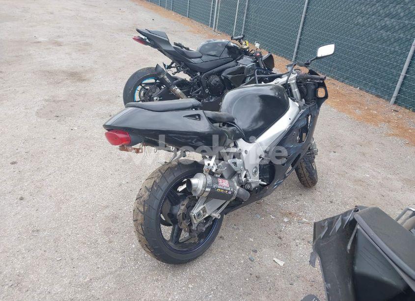 Photo 4 of 1998 Suzuki Gsx-r750 (VIN JS1GR7DAXW2102266)