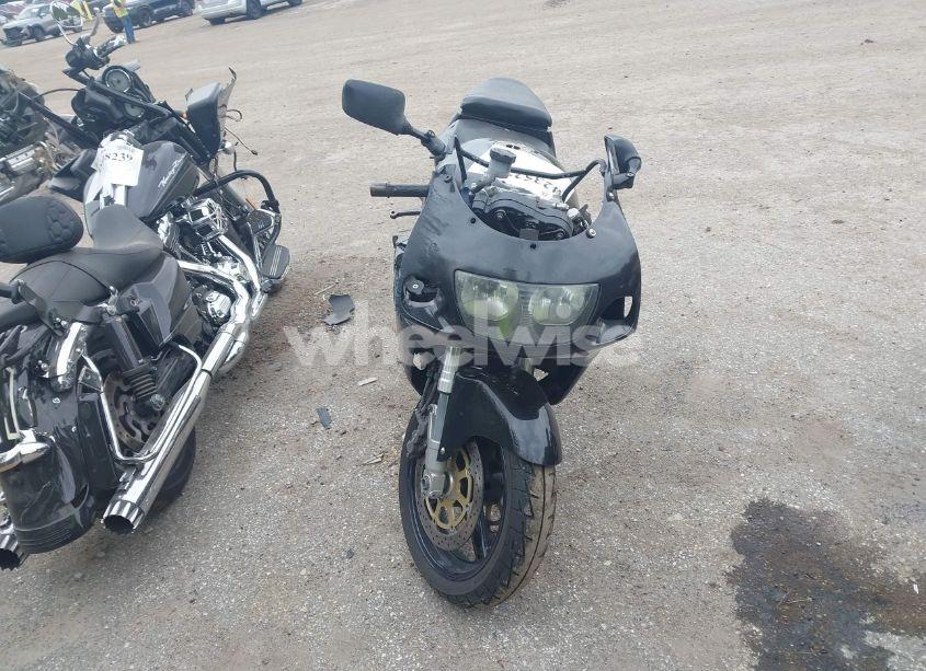 Photo 5 of 1998 Suzuki Gsx-r750 (VIN JS1GR7DAXW2102266)