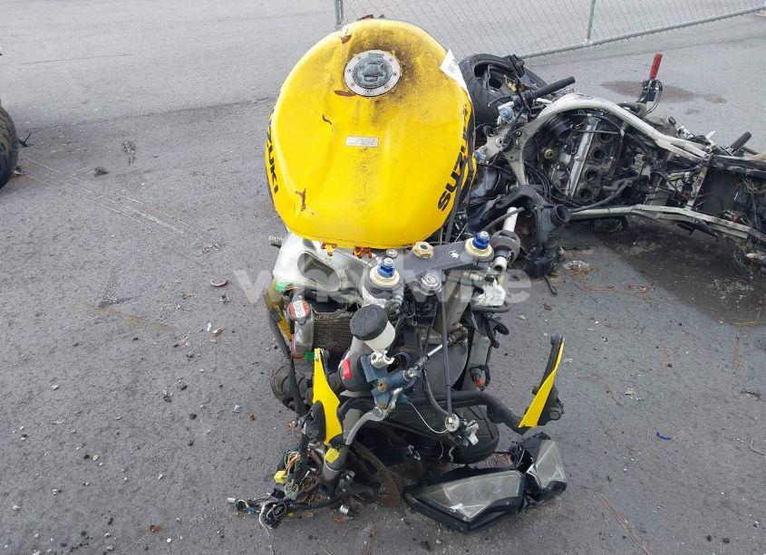 Photo 2 of 2002 Suzuki Gsx-r750 (VIN JS1GR7HA222101990)