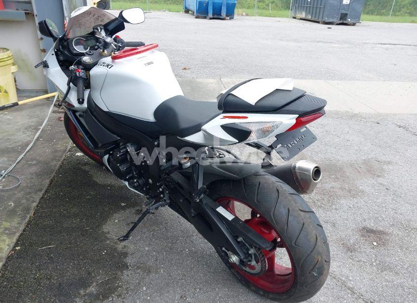 Photo 3 of 2024 Suzuki Gsx-r750 (VIN JS1GR7MA4R7100455)