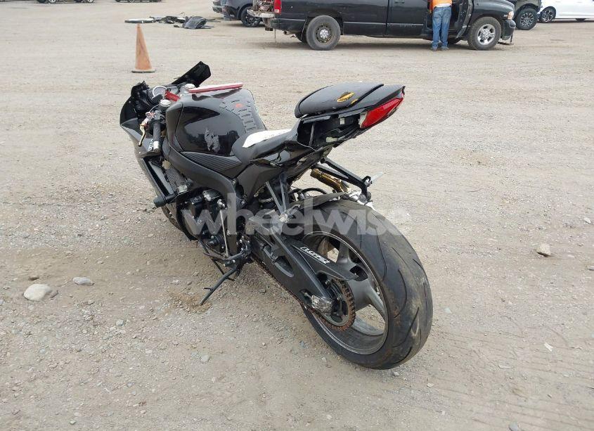 Photo 3 of 2011 Suzuki Gsx750 (VIN JS1GR7MA5B2104808)