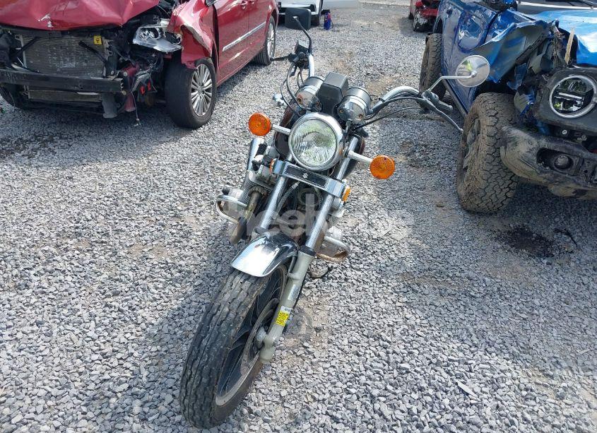 Photo 5 of 1982 Suzuki Gs1100 GL (VIN JS1GU71L0C2100302)