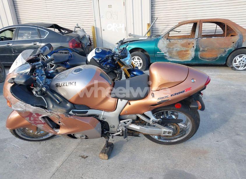 Photo 13 of 1999 Suzuki Gsx1300 R (VIN JS1GW71A1X2101487)