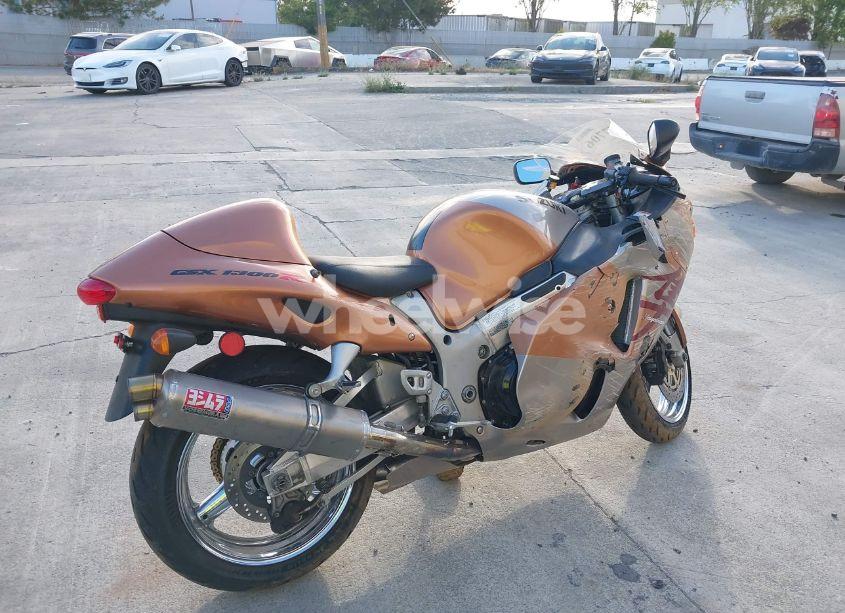 Photo 4 of 1999 Suzuki Gsx1300 R (VIN JS1GW71A1X2101487)