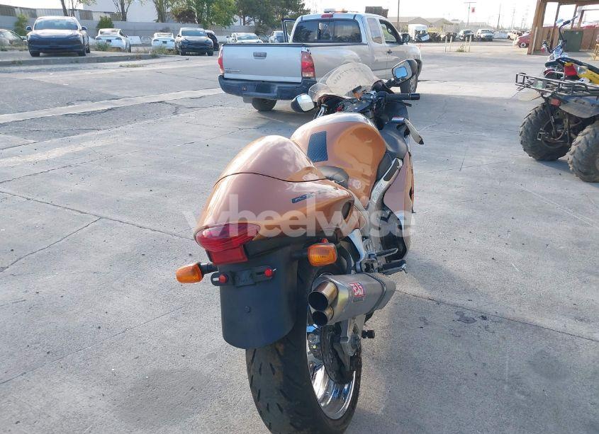 Photo 6 of 1999 Suzuki Gsx1300 R (VIN JS1GW71A1X2101487)