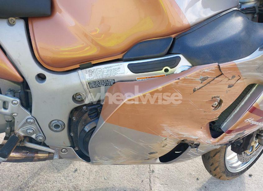 Photo 8 of 1999 Suzuki Gsx1300 R (VIN JS1GW71A1X2101487)