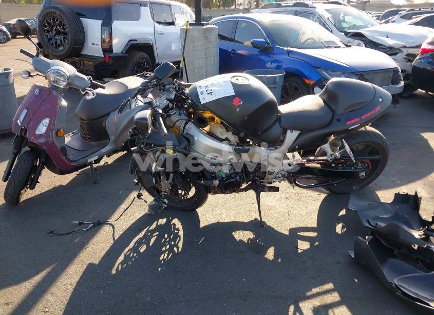 Photo 2 of 2001 Suzuki Gsx1300 R (VIN JS1GW71A212105281)