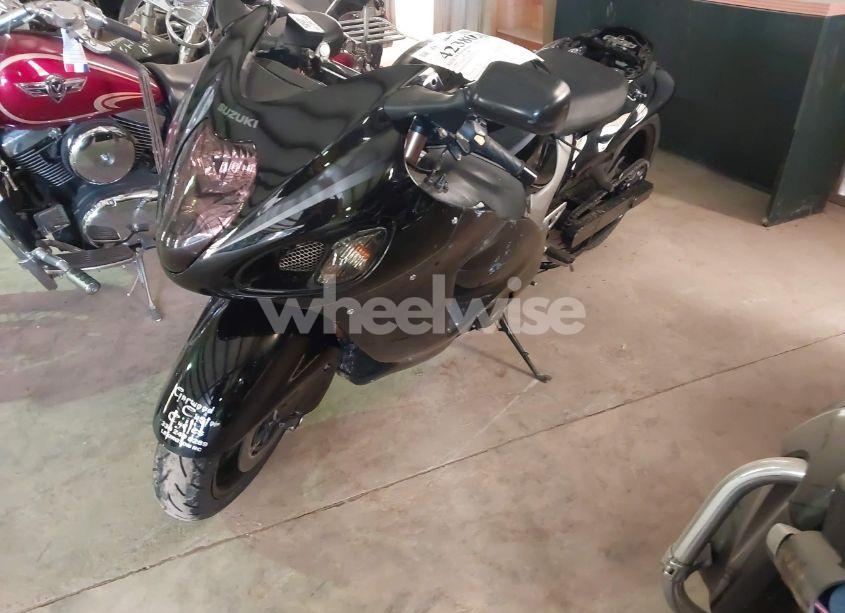 Photo 2 of 2006 Suzuki Gsx1300 R (VIN JS1GW71AX62105519)