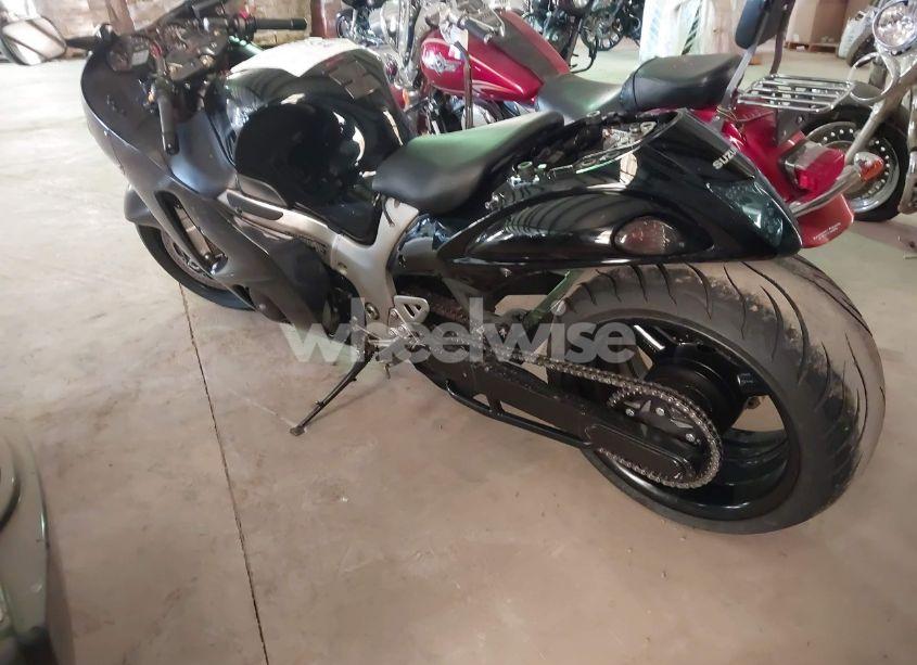 Photo 3 of 2006 Suzuki Gsx1300 R (VIN JS1GW71AX62105519)