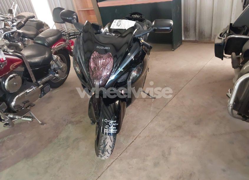 Photo 5 of 2006 Suzuki Gsx1300 R (VIN JS1GW71AX62105519)