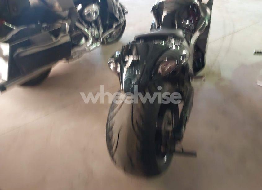 Photo 6 of 2006 Suzuki Gsx1300 R (VIN JS1GW71AX62105519)