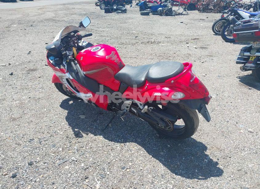 Photo 3 of 2014 Suzuki Gsx1300 RA (VIN JS1GX72B5E2100635)