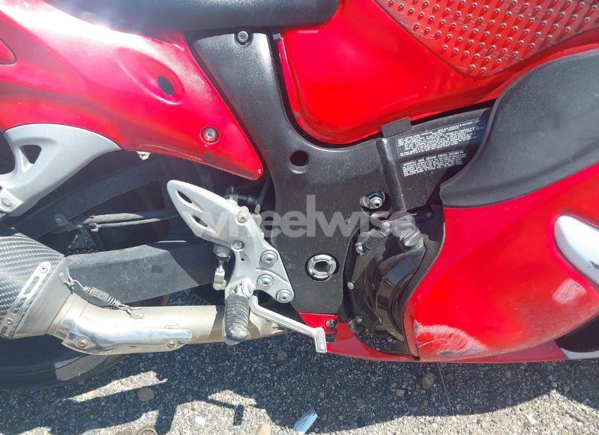 Photo 8 of 2014 Suzuki Gsx1300 RA (VIN JS1GX72B5E2100635)