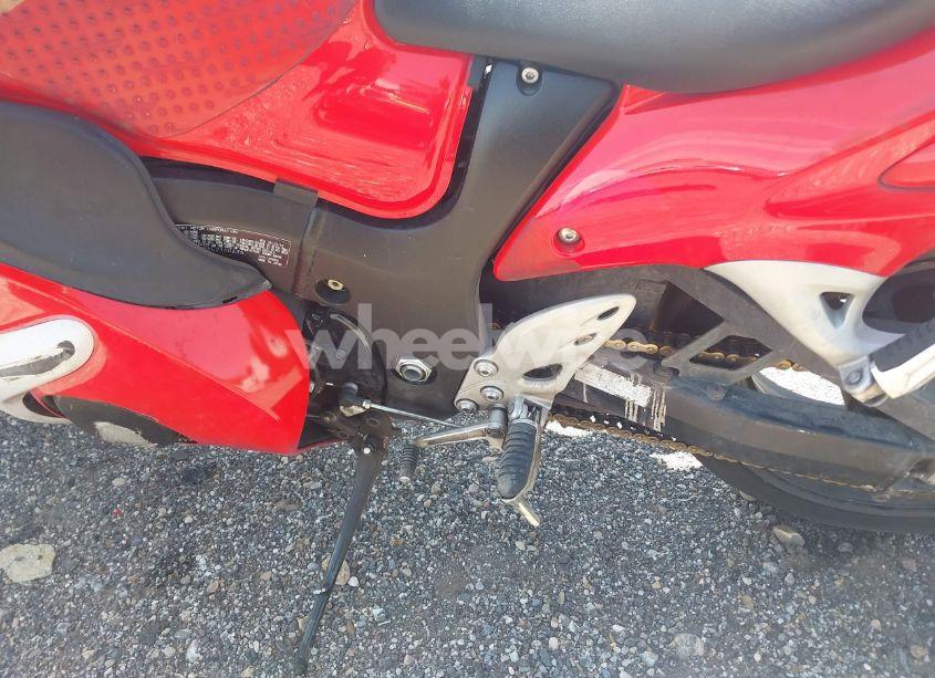 Photo 9 of 2014 Suzuki Gsx1300 RA (VIN JS1GX72B5E2100635)