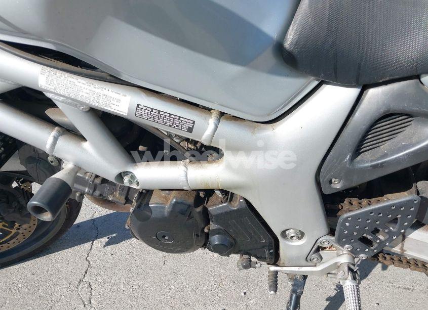 Photo 9 of 2000 Suzuki Sv650 N/A (VIN JS1VP52A9Y2103769)