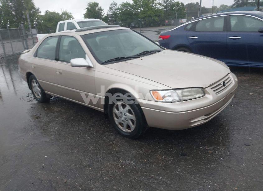 1998 Toyota Camry CE V6/LE V6/XLE V6 (VIN JT2BF22K0W0126460) main photo