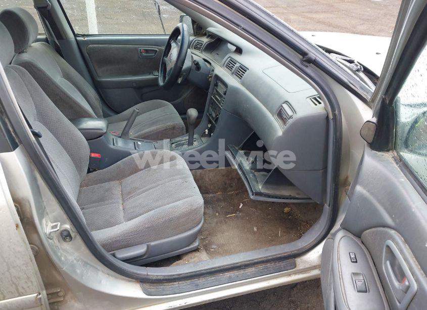 Photo 5 of 2000 Toyota Camry LE V6/XLE V6 (VIN JT2BF22K4Y0252260)