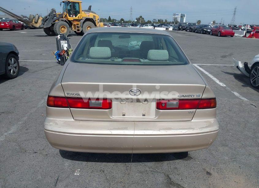 Photo 16 of 1999 Toyota Camry LE V6 (VIN JT2BF22KXX0180754)