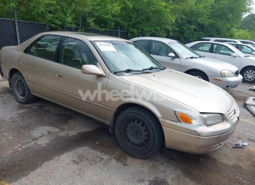 1998 Toyota Camry LE V6 (VIN JT2BF28K0W0101016) main photo