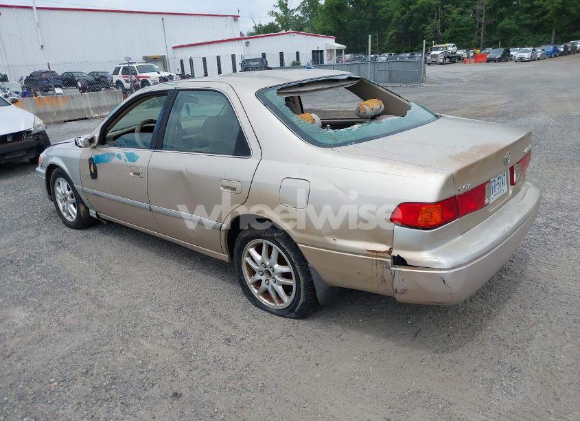 Photo 3 of 2001 Toyota Camry XLE V6 (VIN JT2BF28KX10337262)
