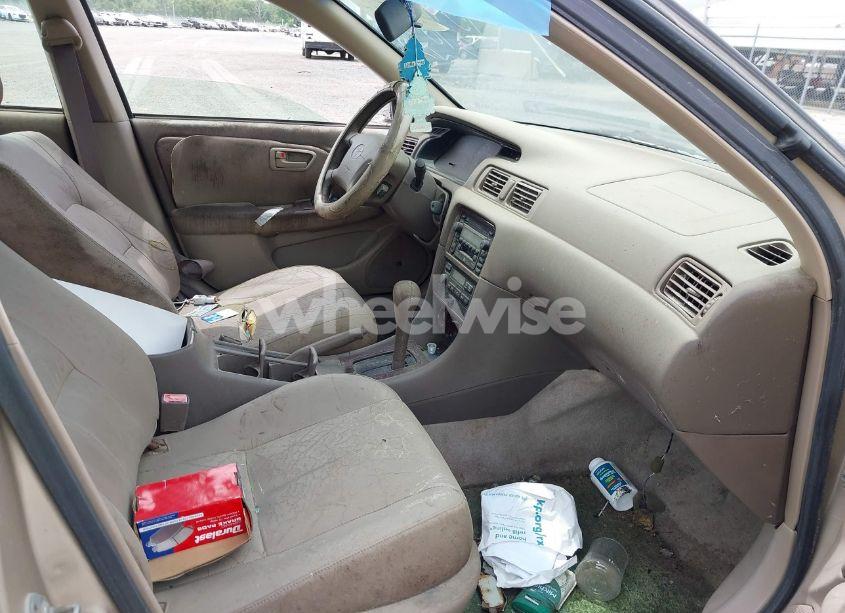 Photo 5 of 2001 Toyota Camry XLE V6 (VIN JT2BF28KX10337262)