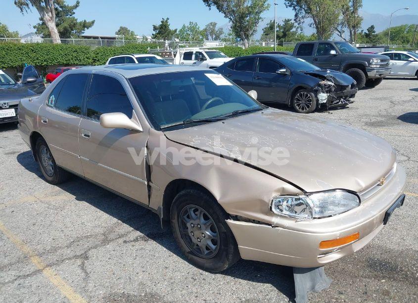 1996 Toyota Camry DX/LE/XLE (VIN JT2BG12K0T0347950) main photo