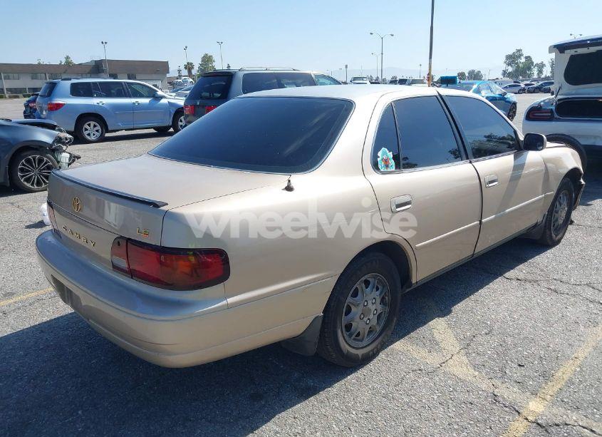 Photo 4 of 1996 Toyota Camry DX/LE/XLE (VIN JT2BG12K0T0347950)