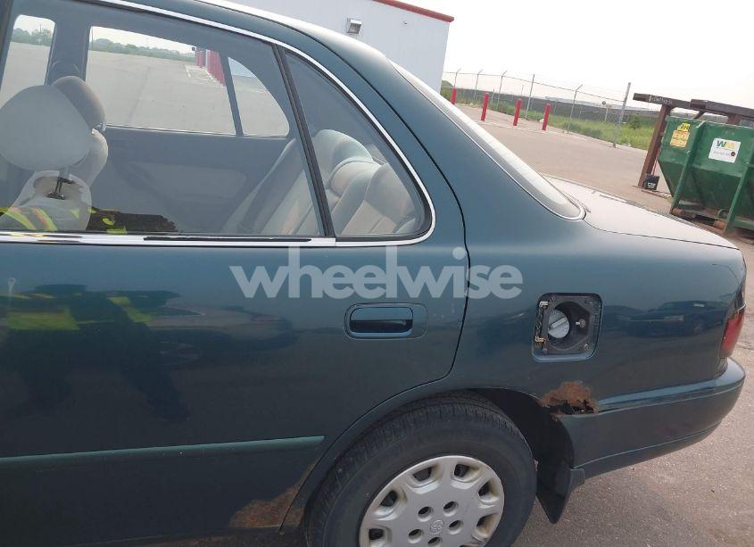 Photo 6 of 1996 Toyota Camry DX/LE/XLE (VIN JT2BG12K0T0417267)