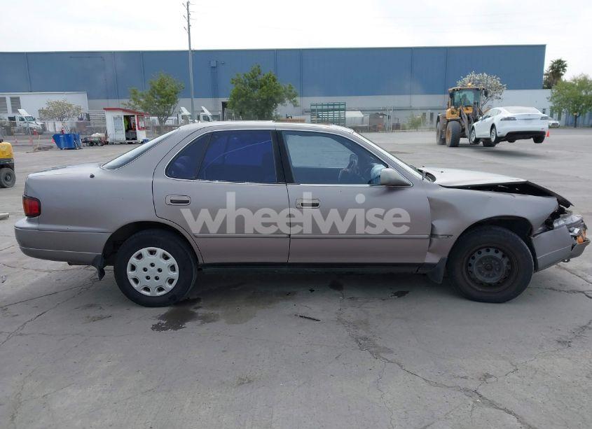 Photo 13 of 1996 Toyota Camry DX/LE/XLE (VIN JT2BG12K1T0411493)