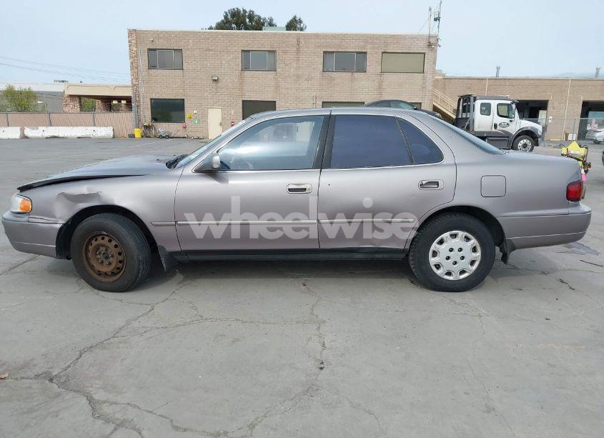 Photo 14 of 1996 Toyota Camry DX/LE/XLE (VIN JT2BG12K1T0411493)