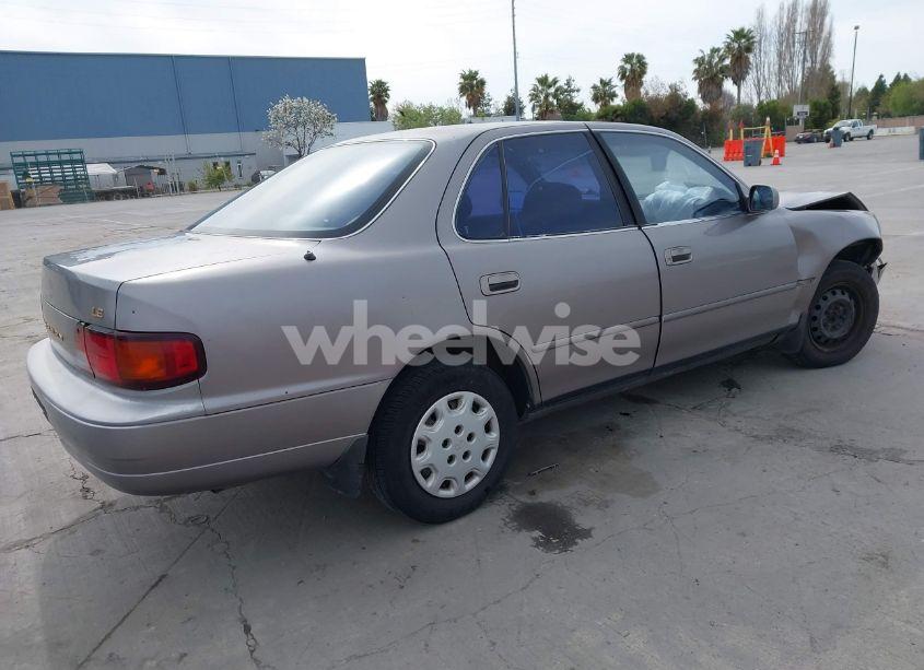 Photo 4 of 1996 Toyota Camry DX/LE/XLE (VIN JT2BG12K1T0411493)