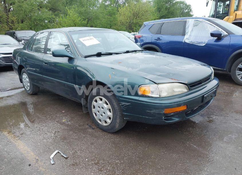 1996 Toyota Camry DX/LE/XLE (VIN JT2BG12K5T0346311) main photo