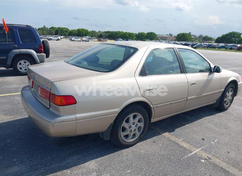 Photo 4 of 2000 Toyota Camry LE (VIN JT2BG22K0Y0473562)