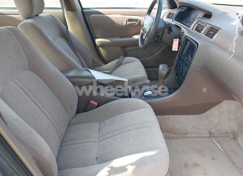 Photo 5 of 2000 Toyota Camry LE (VIN JT2BG22K0Y0520055)