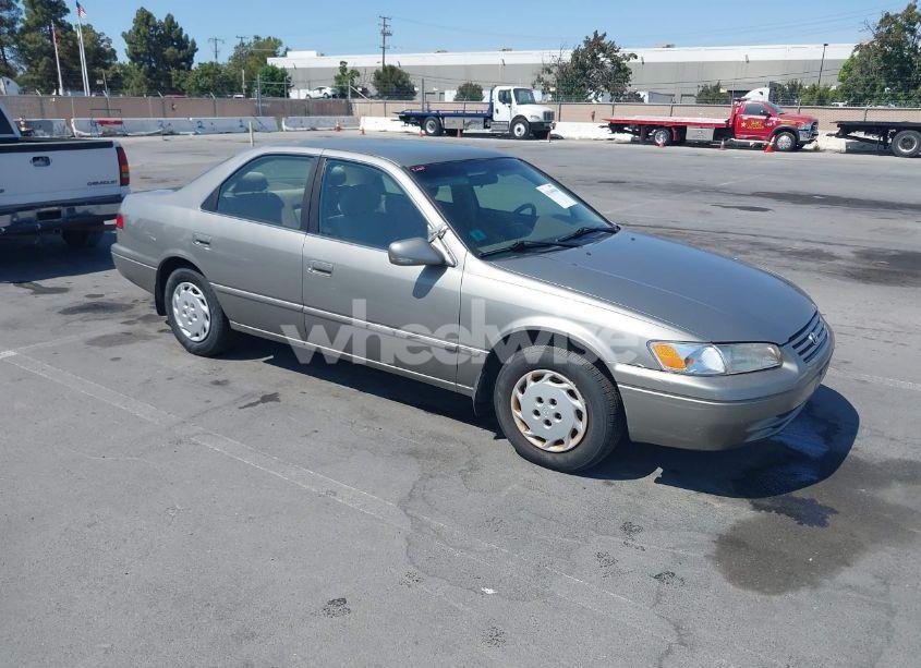 1998 Toyota Camry LE (VIN JT2BG22K1W0259516) main photo
