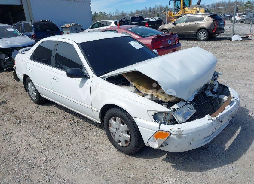 1998 Toyota Camry LE (VIN JT2BG22K2W0162907) main photo